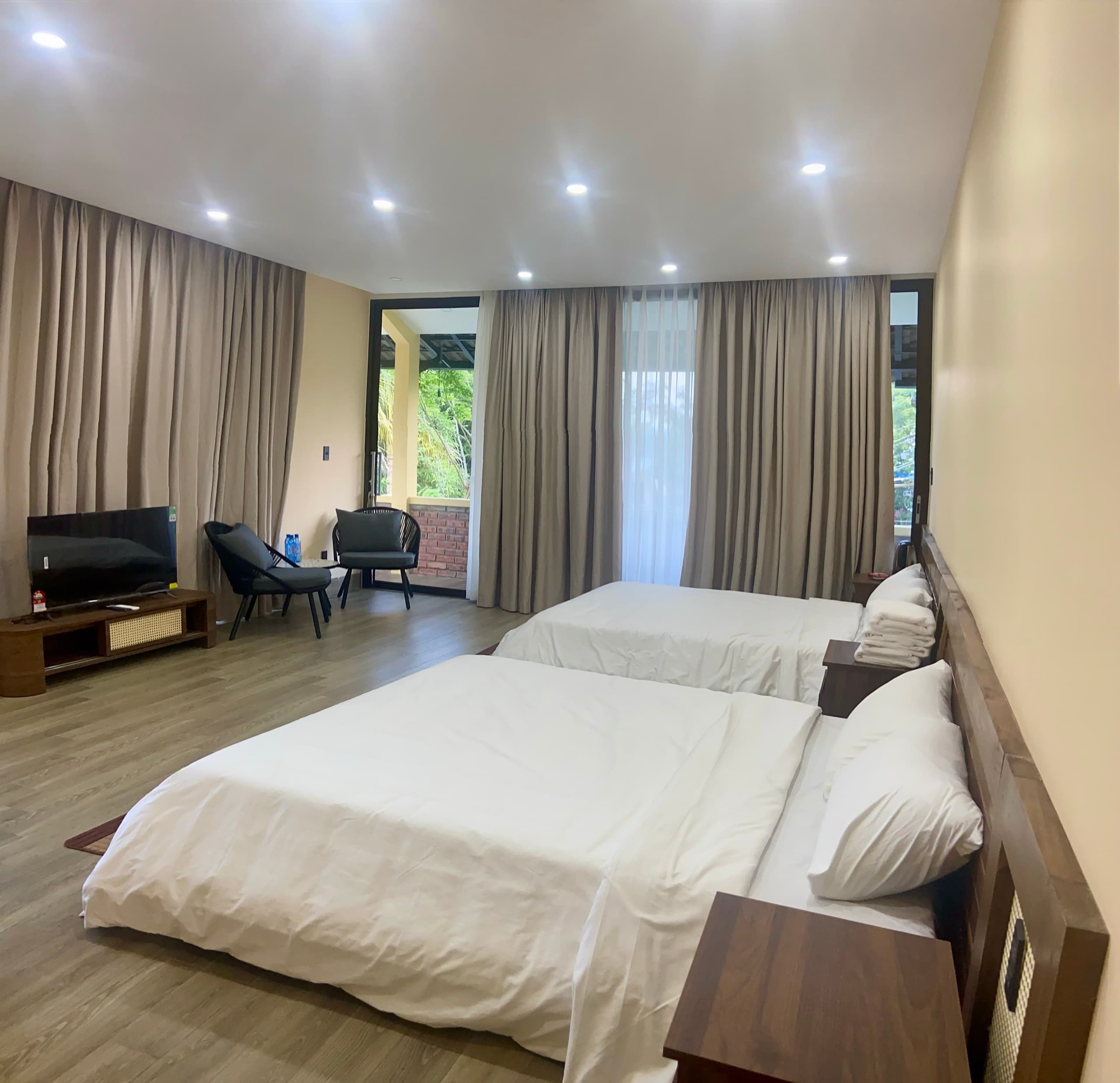 Family Riverfront Suite — 2